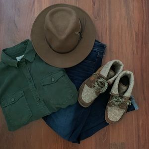 Chaco Barbary Boots size 6 (pine cone)